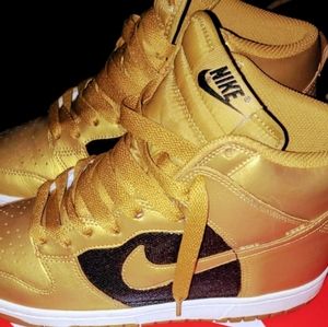 NWOT!!WORN ONCE THEN STORED